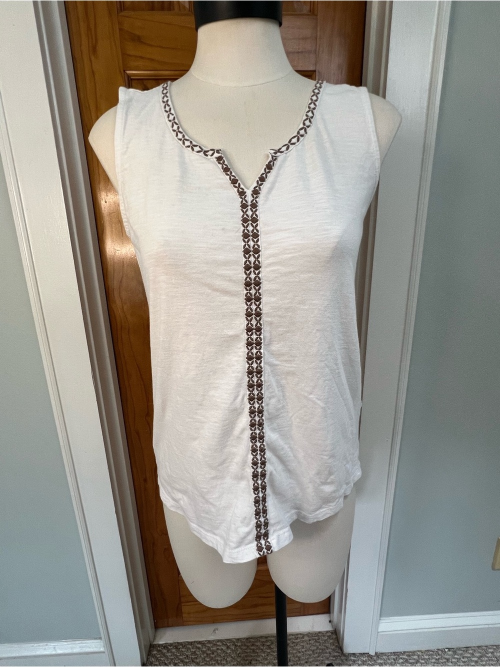 Kuhl White Sleeveless Tank with Brown Embroidered Trim XS